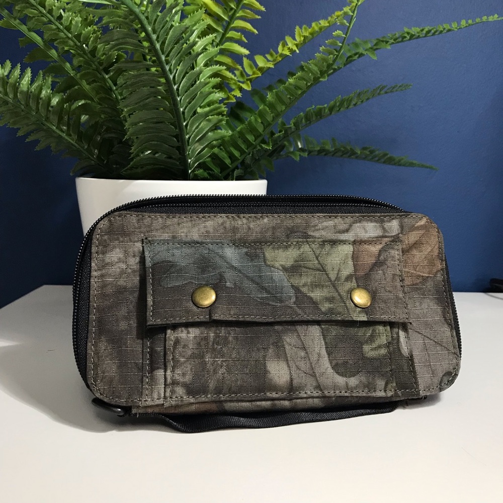 Zipper Passport Wallet